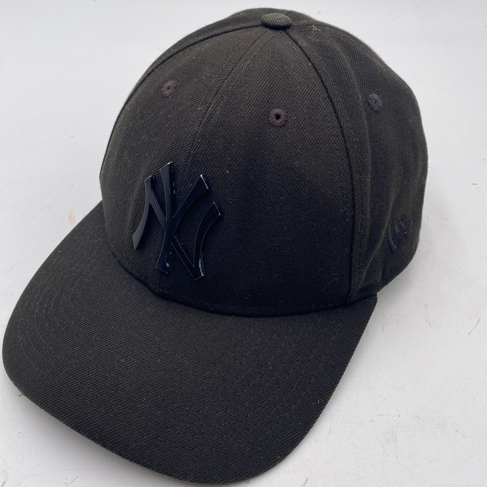 New York Yankees Hat Blackout New Era 9Forty Black Metal Logo Adjustable VGC